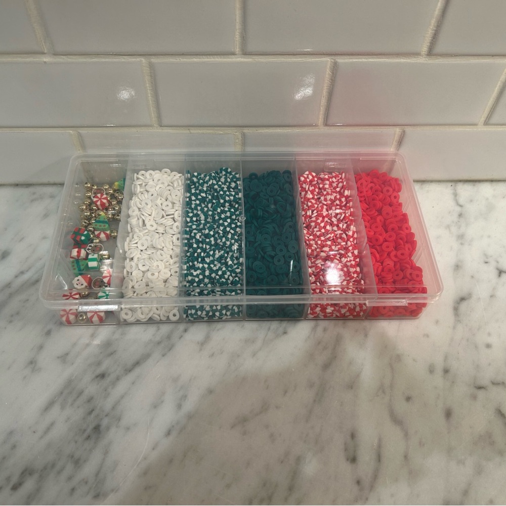 Amazon Kids Toy Bead Set - Red, Green, White